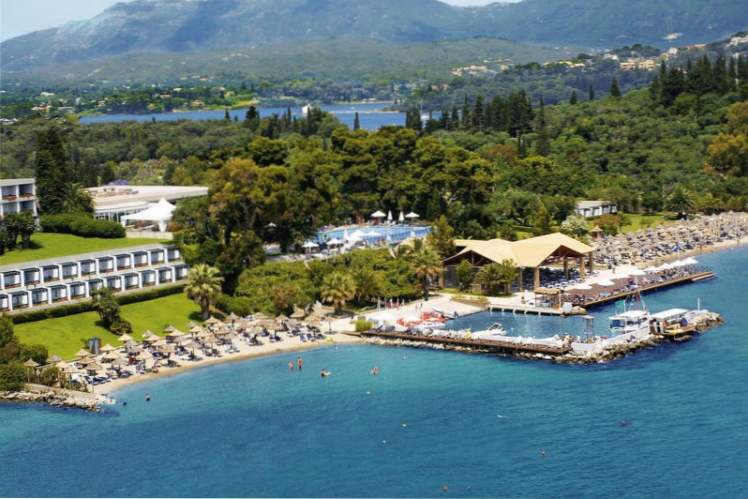 10 Best Beach Resorts i Hellas / Hellas