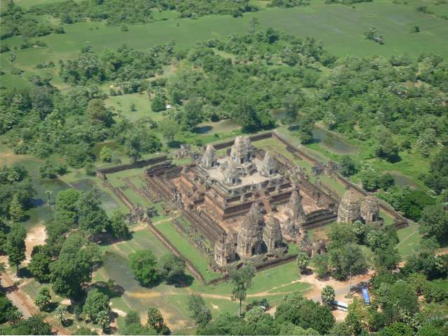10 Magnificent Angkor Temples / kambodja
