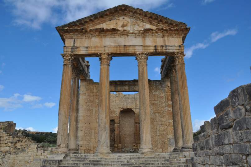 10 mest spektakulära gamla romerska templen / Historia
