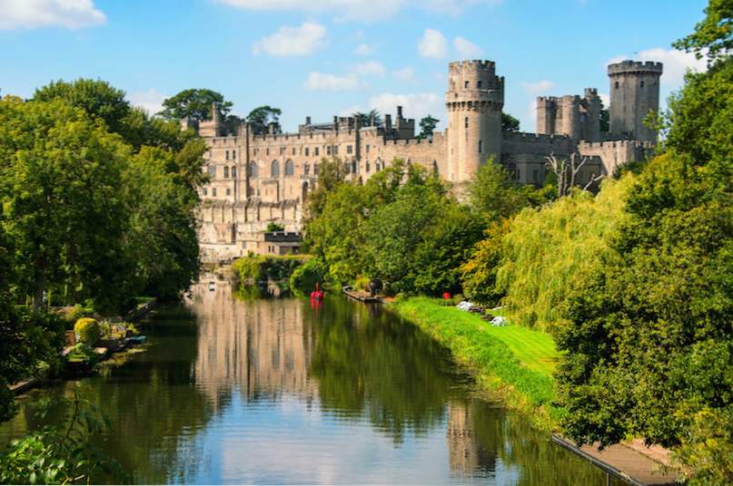 7 meest opmerkelijke kastelen in de buurt van Londen / UK