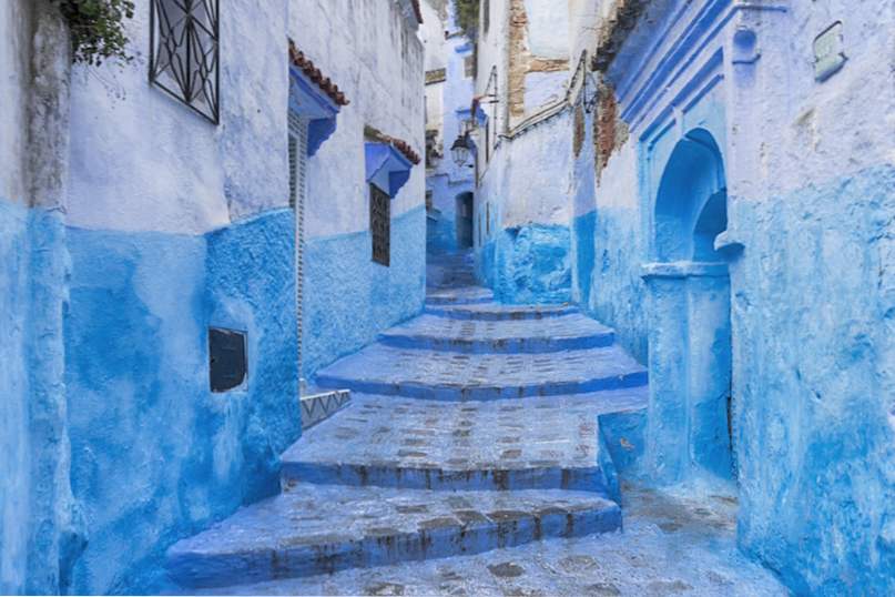 Inuti Chefchaouen Marockos fantastiska blåstad / Marocko