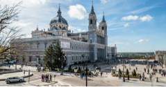 Dingen om te doen in Madrid, Spanje Almudena Cathedral (avontuur)