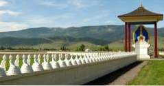 Aktivitäten in Montana Ewam und der Garten von Tausend Buddhas (montana ferien)