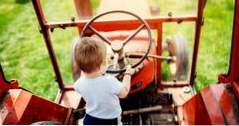 Dingen om te doen in Lincoln, Nebraska Lester F. Larsen Tractor Museum (dingen om dichtbij me te doen)